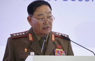 СМИ сообщили о расстреле министра обороны КНДР за сон в неподобающем месте