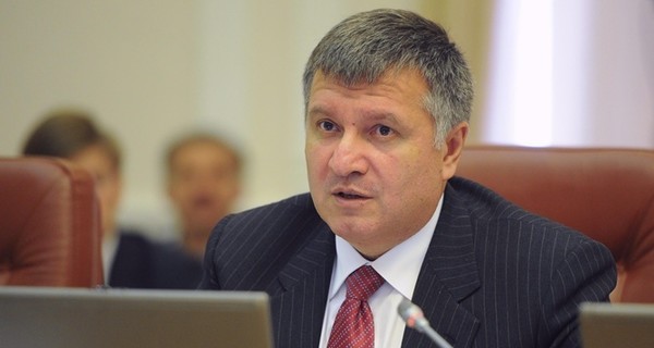 Аваков: убийства Калашникова и Бузины не связаны с нападением на АЗС