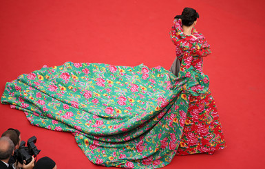 Китаянка Виэнн Чжан удивила колоритным образом на Каннском фестивале