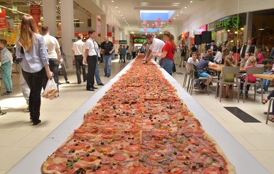 В Одессе приготовили самую большую пиццу в Украине