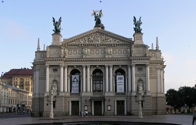 Львовская опера пожаловалась на повестки, которые приходят артистам