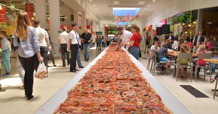 В Одессе испекли самую большую в Украине пиццу 