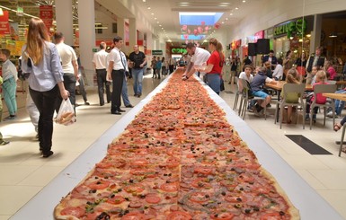 В Одессе испекли самую большую в Украине пиццу 