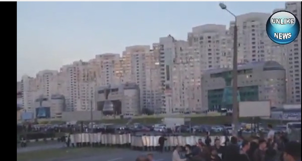 В Киеве на Осокорках произошла массовая драка, пострадали 15 правоохранителей 