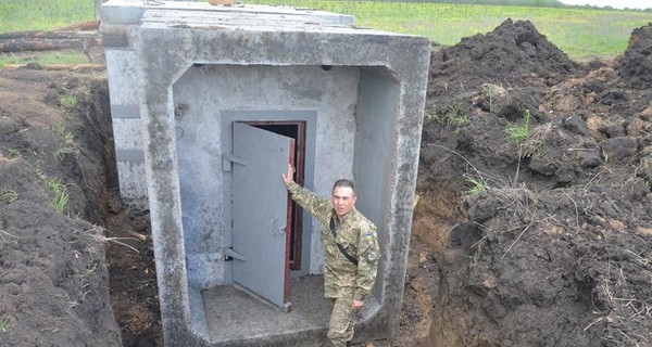 На Луганщине устанавливают бетонные бункеры