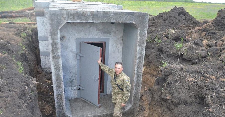 На Луганщине устанавливают бетонные бункеры