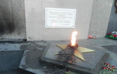 В Бурятии подожгли мемориал Победы 