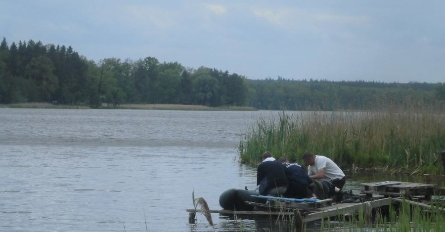 В Киевской области спасли рыбака, у которого случился сердечный приступ в лодке