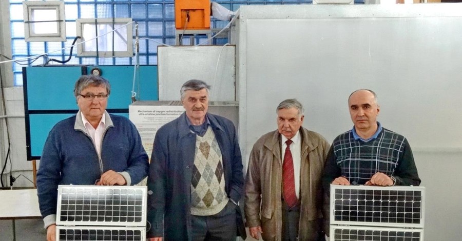 Киевские ученые разработали бойцам АТО солнечную подзарядку для раций