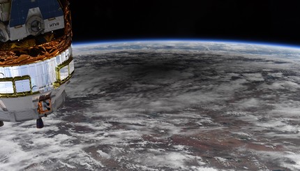 NASA показали тень на Земле во время затмения