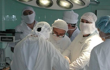 В Молдове хирург забыл в животе пациентки перевязочный материал
