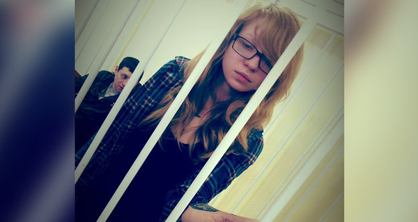 Подозреваемая в расстреле милиционеров 19-летняя Вита Заверуха пыталась перегрызть себе вены