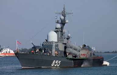 Российский флот приблизился к границе Латвии