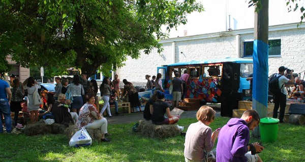 Во Львове открыли социальную кофейню для общения с близкими и знакомыми
