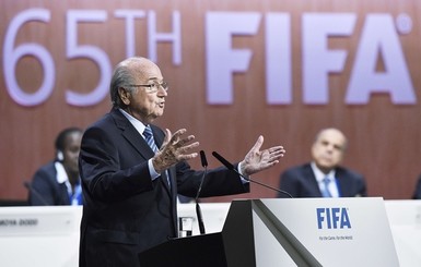 Блаттер заявил, что покидает пост директора ФИФА