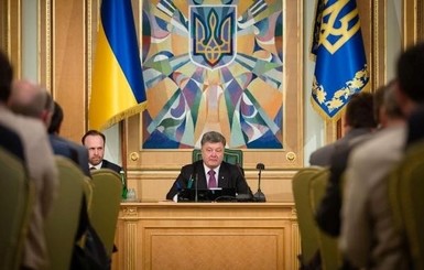 В отличие от Януковича Порошенко лично выступит в Раде с ежегодным посланием