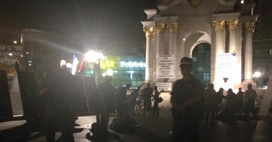  В соцсетях сообщили о разгоне активистов на Майдане и ночных взрывах