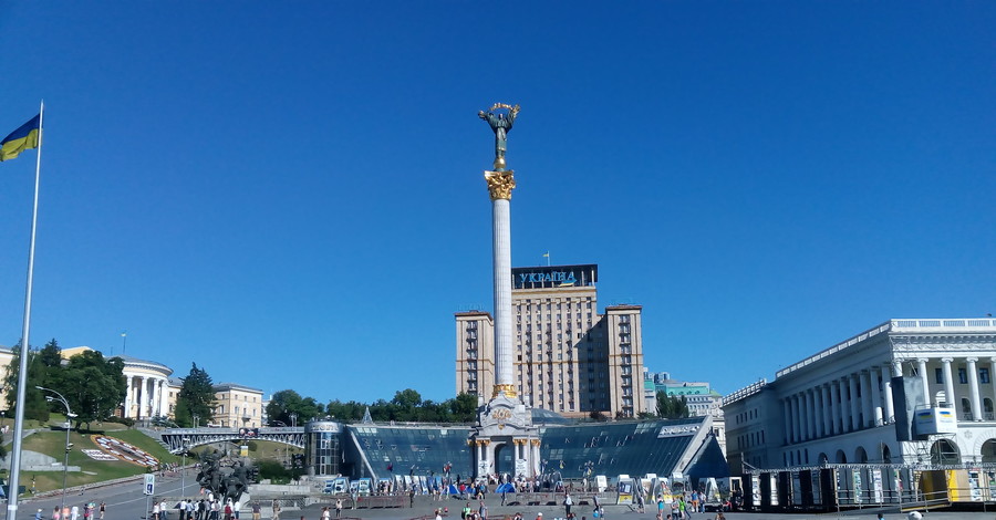 На Майдане установили 6 палаток