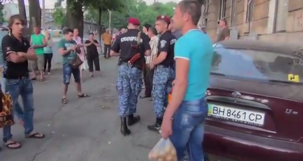 В Одессе жители едва не линчевали виновника аварии