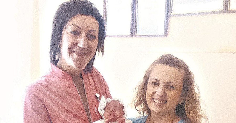 В Днепропетровске впавшая в кому роженица родила здоровую девочку