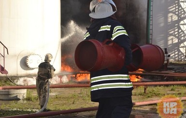 Тушить нефтебазу едут спасатели из Житомира, Чернигова и Черкасс