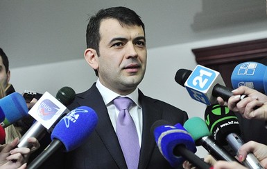 Премьер Молдовы подал в отставку из-за скандала с аттестатом и дипломом