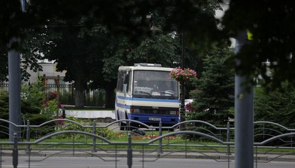 В Луцке мужчина захватил автобус с пассажирами