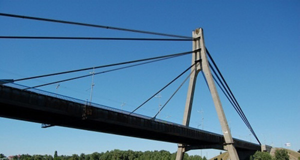 Московский мост в Киеве хотят переименовать на мост Фукса