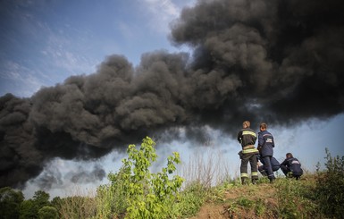Горящая нефтебаза под Киевом оказалась 