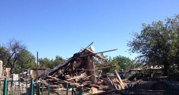 Городок Красногоровка вблизи Донецка почти полностью разрушен