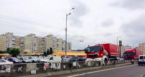 Польша прислала под Киев свои пожарные машины