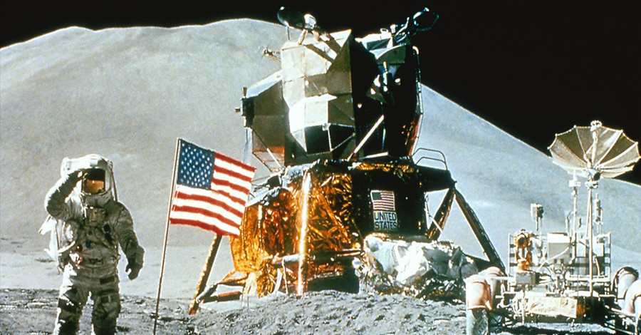 Россия проверит, действительно ли американцы первыми высадились на Луне