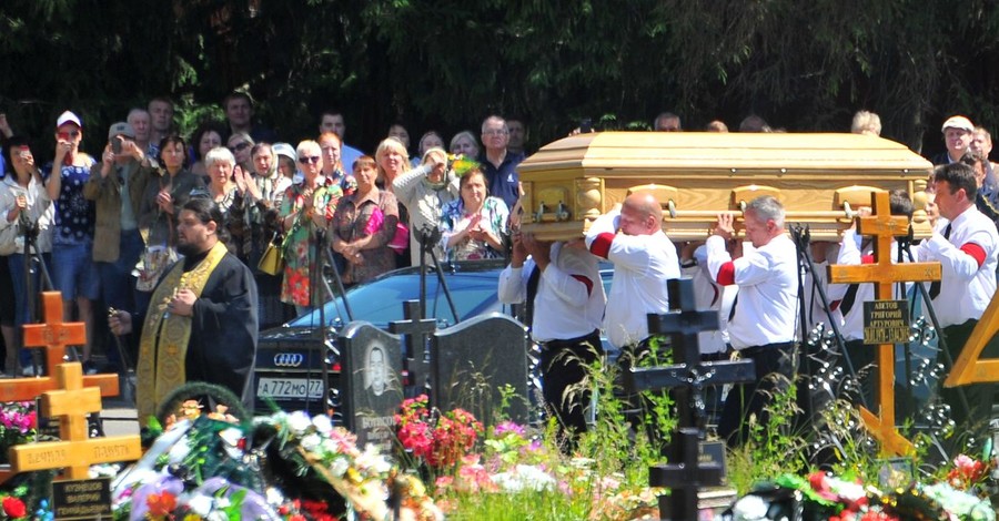 В Москве похоронили Жанну Фриске