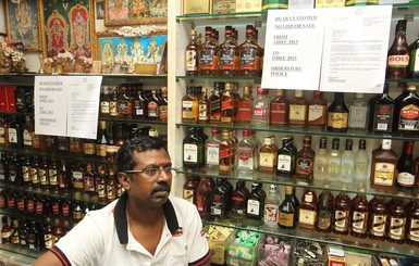 В Индии 33 человека погибли от некачественного алкоголя