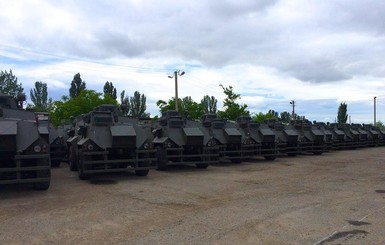 В Украину привезли 55 британских бронемашин 