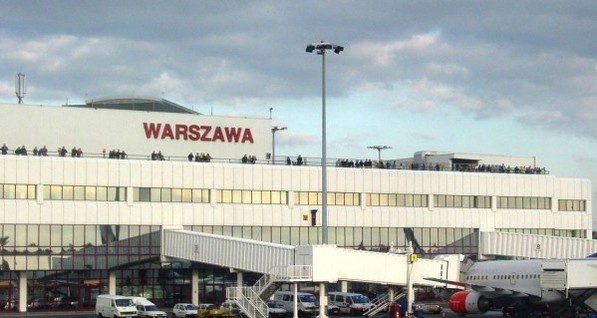 Атака хакеров сорвала работу аэропорта Варшавы