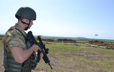 В Донбассе на мине подорвался броневик батальона 