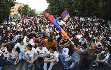 Полиция Еревана задержала 237 митингующих