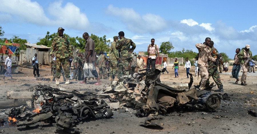 В Сомали террористы подорвали машину с делегацией из ОАЭ