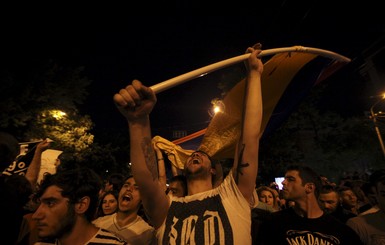 Протесты охватили еще четыре города Армении