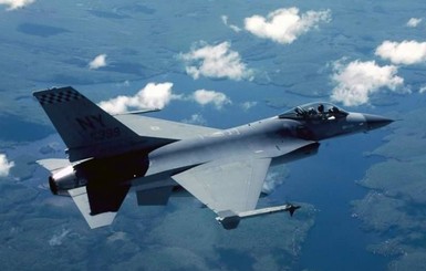 На границе США и Мексики разбился истребитель F-16