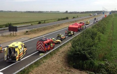 В Бельгии перевернулся автобус с детьми, есть погибшие