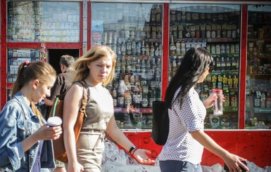 Рейд по ларькам: пива меньше не стало, зато теперь на улицах торгуют водкой