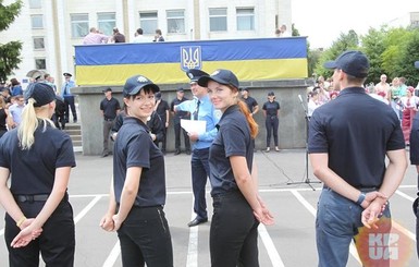 Новые и старые патрульные Киева свои действия пока не согласовали
