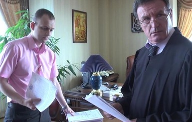 Опальный судья Чернушенко остался без работы
