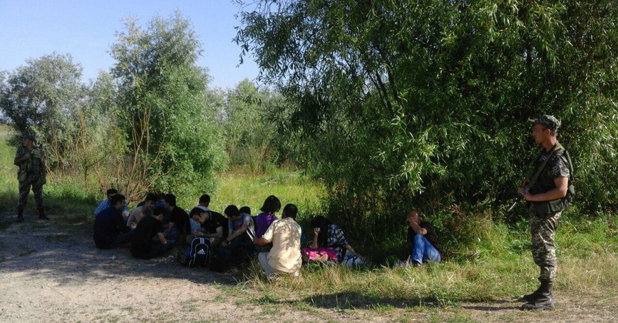 На Закарпатье задержали 22 нелегала из Венгрии
