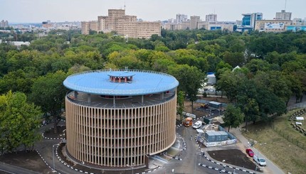 В Харькове построен новый паркинг в Саду Шевченко на 300 автомобилей