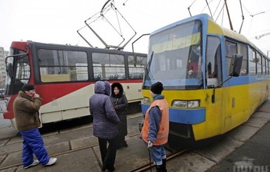 В Киеве сотрудникам линии скоростного трамвая подарят путевки в Египет