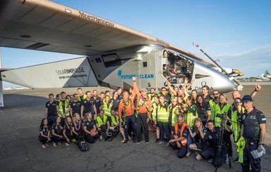 Solar Impulse 2 не сможет подняться в небо до 2016 года