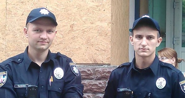 На офицеров лаяла собака фраера